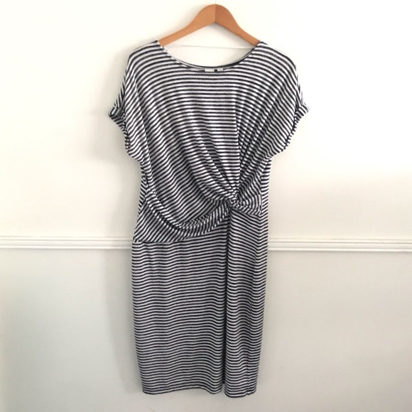 GAP Dresses & Skirts - GAP large black white large striped dress